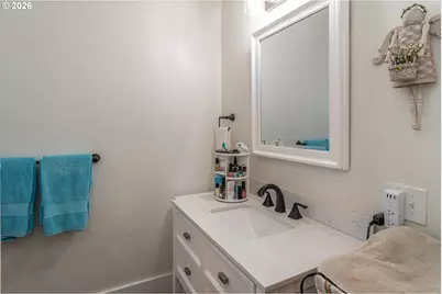 334 NE Nash St, Roseburg, OR 97470 - Photo 13