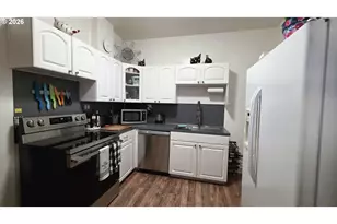 334 NE Nash St, Roseburg, OR 97470 - Photo 13