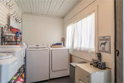 334 NE Nash St, Roseburg, OR 97470 - Photo 19