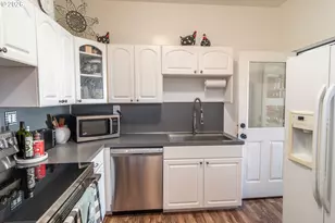 334 NE Nash St, Roseburg, OR 97470 - Photo 19
