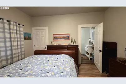 334 NE Nash St, Roseburg, OR 97470 - Photo 7