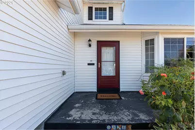 425 Northstar Ct, Columbia City, OR 97018 - Photo 3