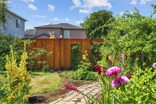 17325 SE Sherman St, Portland, OR 97233 - Photo 5