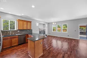 17325 SE Sherman St, Portland, OR 97233 - Photo 9