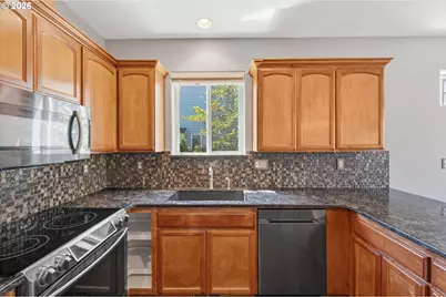 17325 SE Sherman St, Portland, OR 97233 - Photo 11