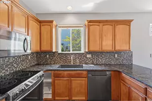 17325 SE Sherman St, Portland, OR 97233 - Photo 11
