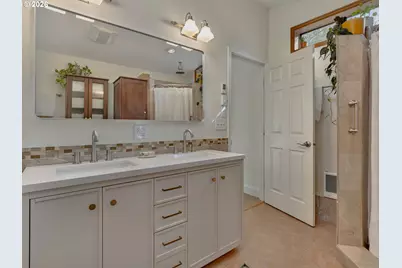 10409 SE 11th St, Vancouver, WA 98664 - Photo 37