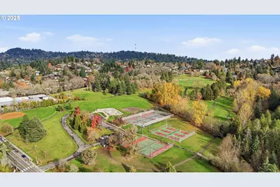 8014 SW 54th Ave, Portland, OR 97219 - Photo 41