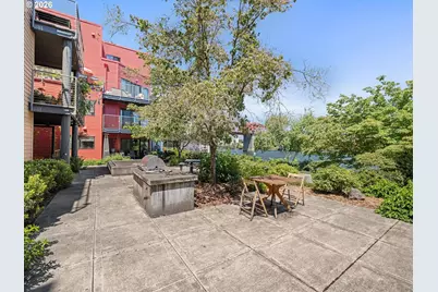 840 NW Naito Pkwy #H12, Portland, OR 97209 - Photo 21