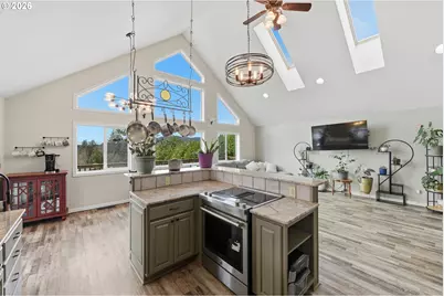 874 N Henry St, Coquille, OR 97423 - Photo 15