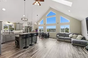 874 N Henry St, Coquille, OR 97423 - Photo 11