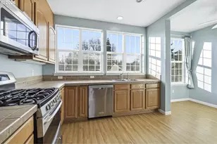 844 SE Woodrow Ln, Hillsboro, OR 97123 - Photo 17