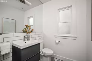 138 NE 18th Ave, Portland, OR 97232 - Photo 23