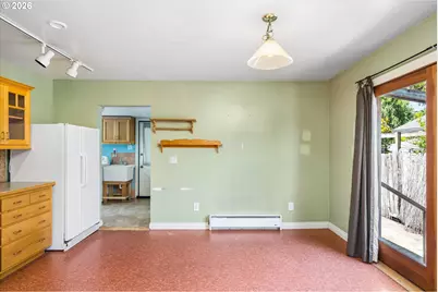 2570 Emerald St, Eugene, OR 97403 - Photo 7