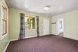 2570 Emerald St, Eugene, OR 97403 - Photo 9