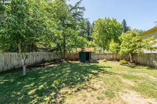 2570 Emerald St, Eugene, OR 97403 - Photo 23