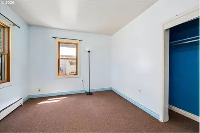 2570 Emerald St, Eugene, OR 97403 - Photo 13