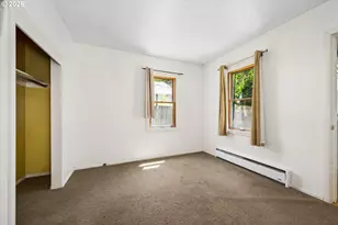 2570 Emerald St, Eugene, OR 97403 - Photo 15