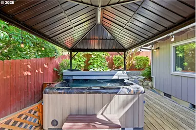 404 SW Overlook Ct, Gresham, OR 97080 - Photo 19