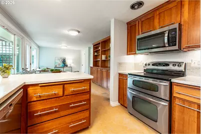 996 Sherwood Pl, Eugene, OR 97401 - Photo 15