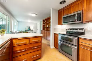 996 Sherwood Pl, Eugene, OR 97401 - Photo 15