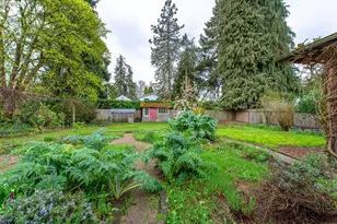 996 Sherwood Pl, Eugene, OR 97401 - Photo 31