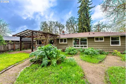 996 Sherwood Pl, Eugene, OR 97401 - Photo 39