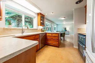 996 Sherwood Pl, Eugene, OR 97401 - Photo 13