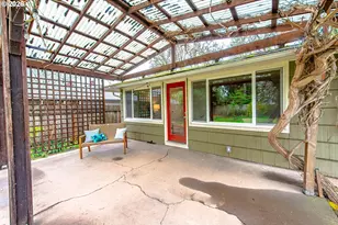 996 Sherwood Pl, Eugene, OR 97401 - Photo 35