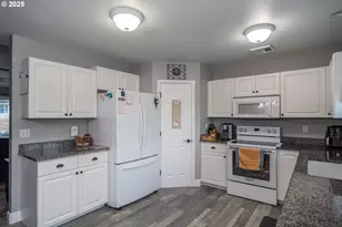 114 Umpqua View Dr, Roseburg, OR 97471 - Photo 19