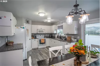 114 Umpqua View Dr, Roseburg, OR 97471 - Photo 15