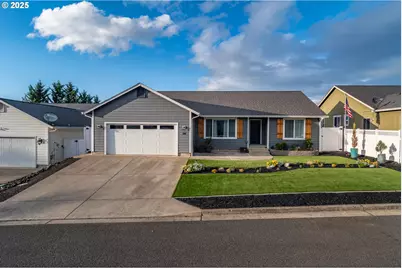 114 Umpqua View Dr, Roseburg, OR 97471 - Photo 1