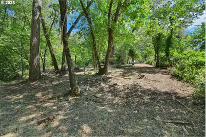 2 Storey Blvd, Eugene, OR 97405 - Photo 7