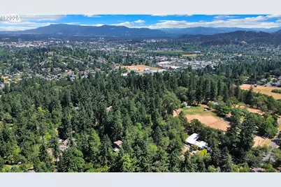 2 Storey Blvd, Eugene, OR 97405 - Photo 21