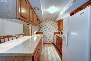 42456 Bagley Ln, Astoria, OR 97103 - Photo 5