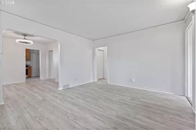 8305 SE Rhone St, Portland, OR 97266 - Photo 7