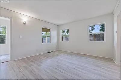 8305 SE Rhone St, Portland, OR 97266 - Photo 5