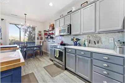 21601 NE Willow Glen Rd, Fairview, OR 97024 - Photo 3