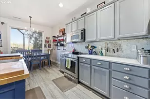 21601 NE Willow Glen Rd, Fairview, OR 97024 - Photo 3