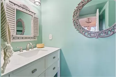 21601 NE Willow Glen Rd, Fairview, OR 97024 - Photo 17