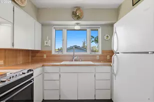 2010 NE Adams St, Camas, WA 98607 - Photo 13