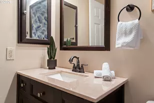 3032 SW Florida Ct, Portland, OR 97219 - Photo 27