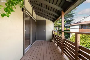 3032 SW Florida Ct, Portland, OR 97219 - Photo 35
