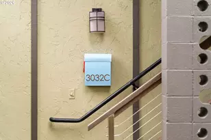 3032 SW Florida Ct, Portland, OR 97219 - Photo 3