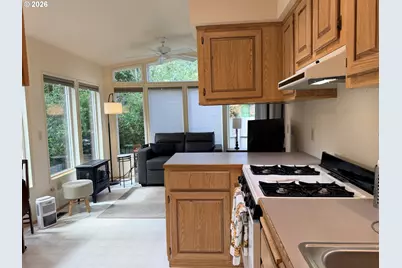 225 Azalea St, Florence, OR 97439 - Photo 9