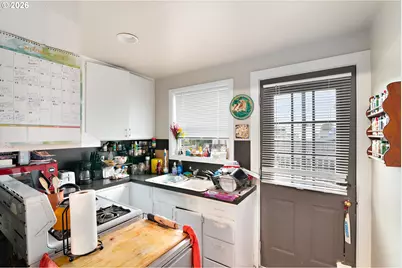 7521 N Gloucester Ave N, Portland, OR 97203 - Photo 9
