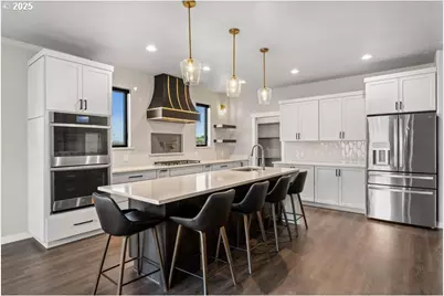 3656 Camina Dr, Medford, OR 97504 - Photo 9