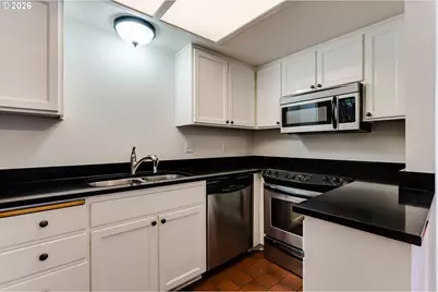 606 Wimbledon Ct, Eugene, OR 97401 - Photo 9