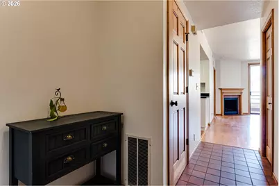 606 Wimbledon Ct, Eugene, OR 97401 - Photo 5