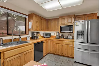 1853 Ridge Water Dr, Sutherlin, OR 97479 - Photo 11